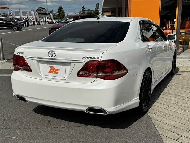 CROWN sedan