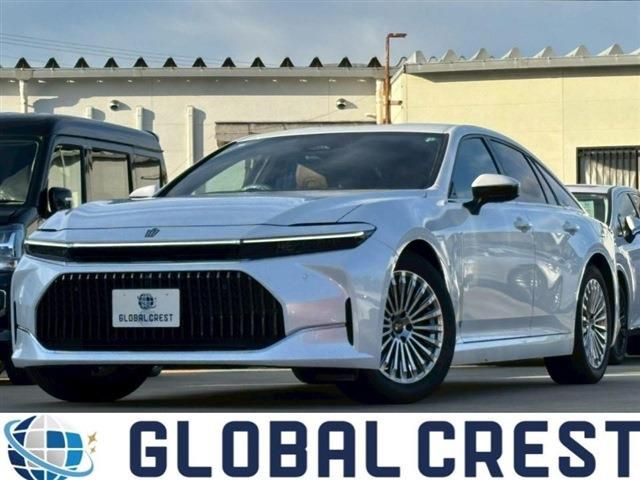 CROWN sedan hybrid