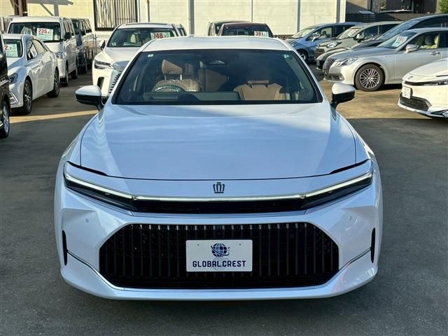 CROWN sedan hybrid