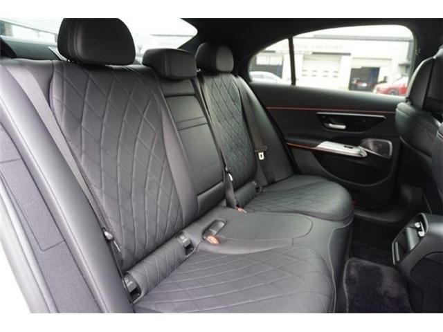 MERCEDES BENZ E class sedan