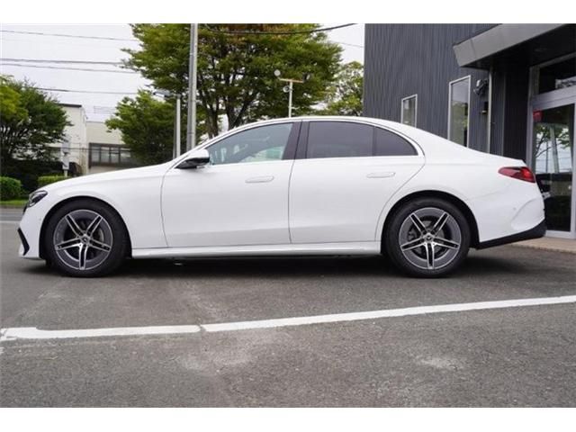 MERCEDES BENZ E class sedan