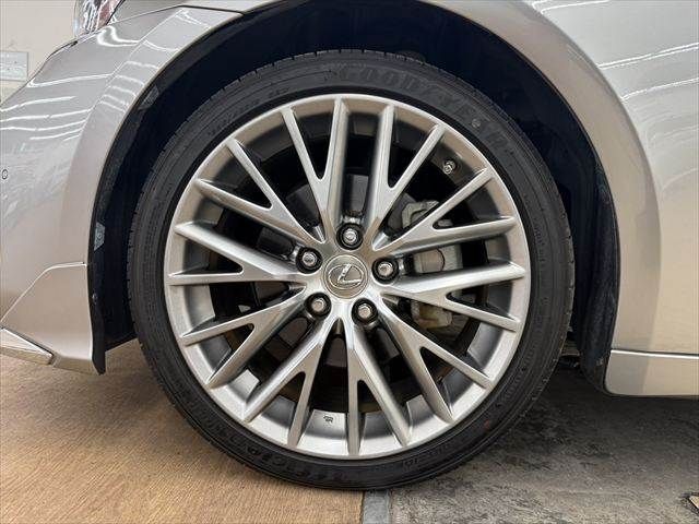 LEXUS IS300h
