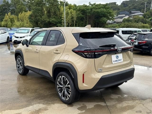 YARIS CROSS HYBRID