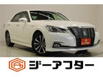CROWN sedan hybrid