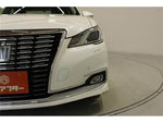 CROWN sedan hybrid