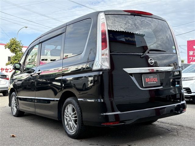SERENA  WG 4WD