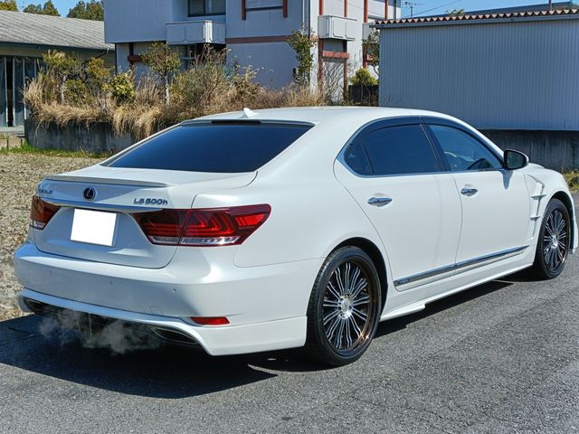 LEXUS LS600hL