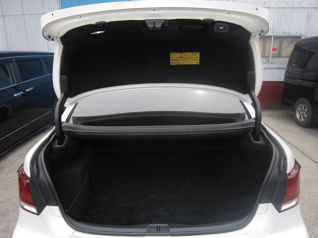 LEXUS LS600hL