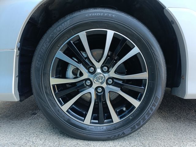 ESTIMA HYBRID 4WD