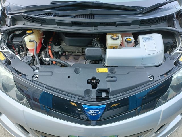 ESTIMA HYBRID 4WD