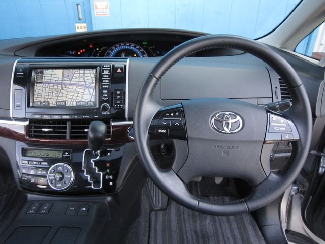 ESTIMA HYBRID 4WD