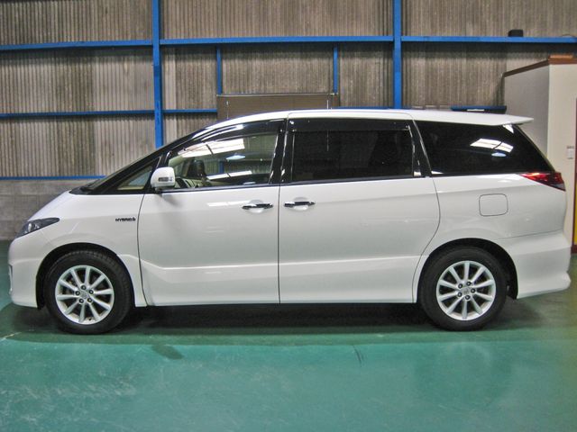 ESTIMA HYBRID 4WD