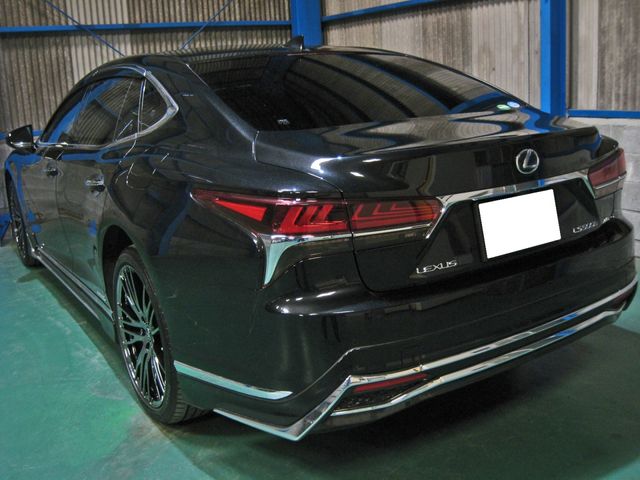 LEXUS LS500h 4WD