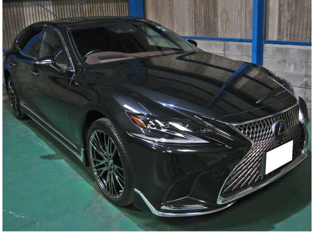 LEXUS LS500h 4WD