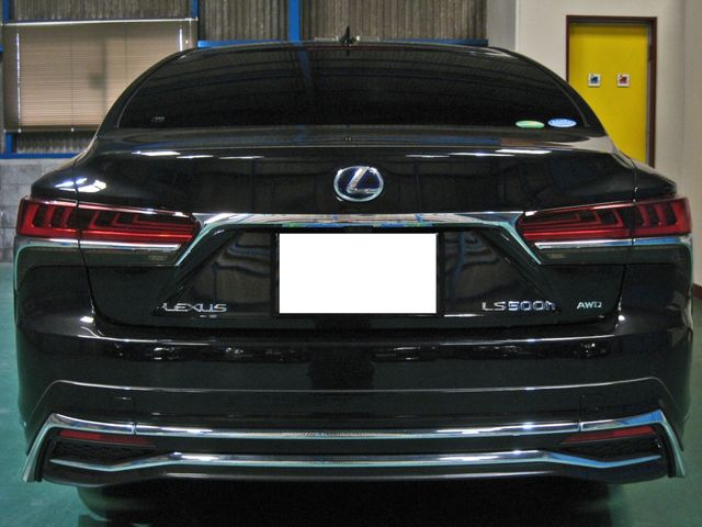 LEXUS LS500h 4WD