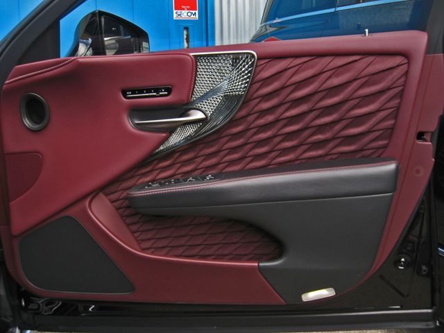 LEXUS LS500h 4WD
