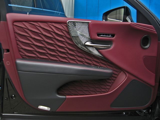 LEXUS LS500h 4WD
