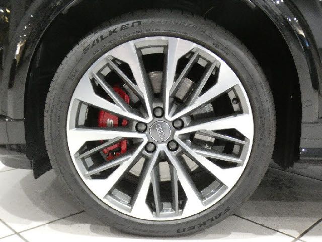 AUDI SQ2