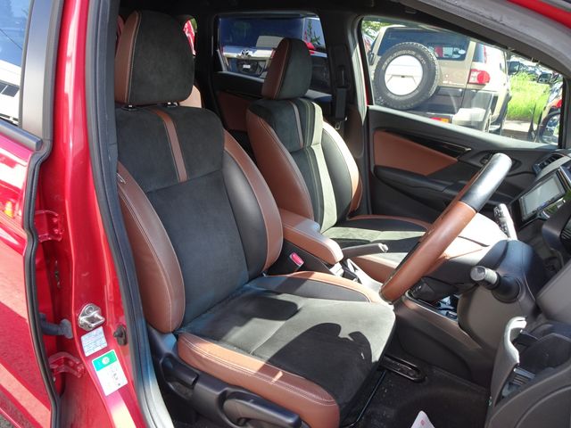 FIT HYBRID