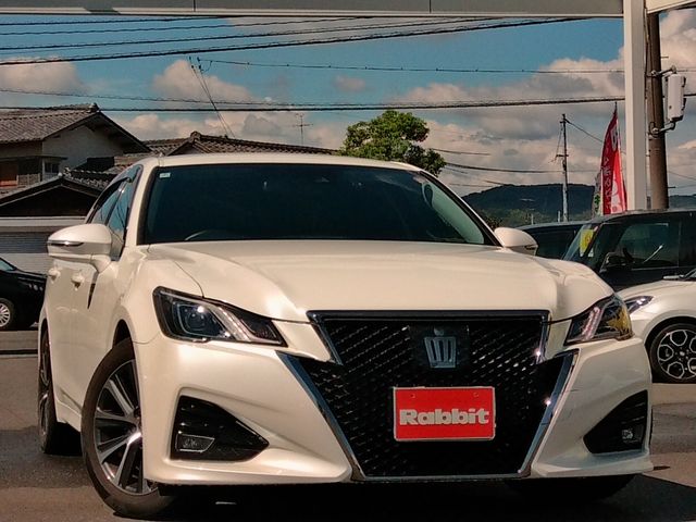 CROWN sedan