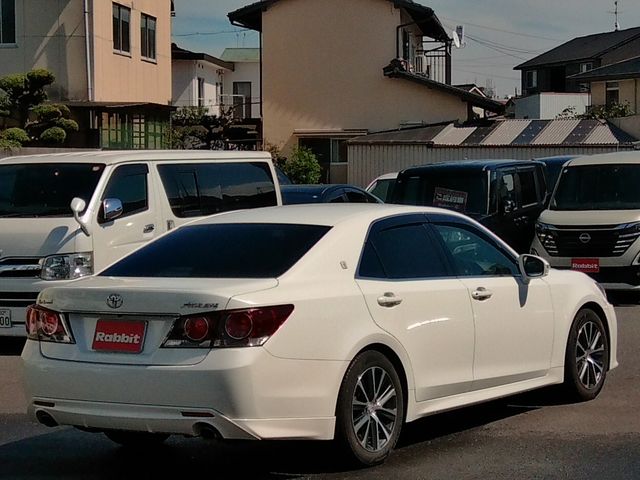 CROWN sedan