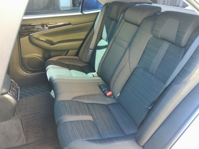 CROWN sedan