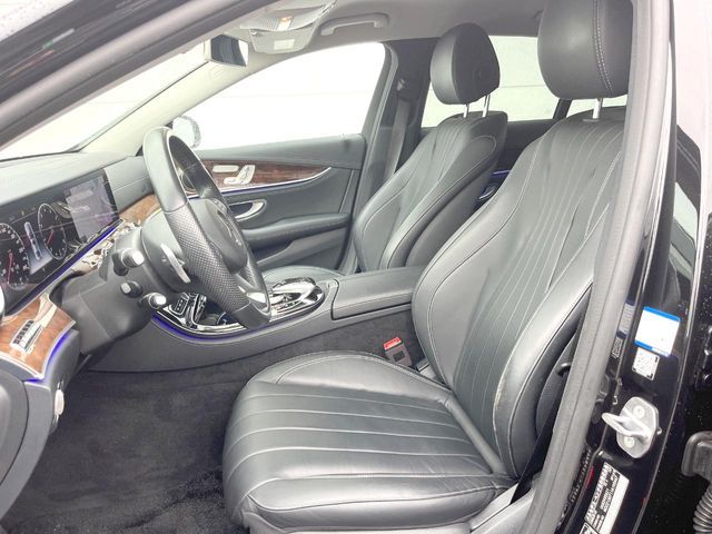 MERCEDES BENZ E class sedan