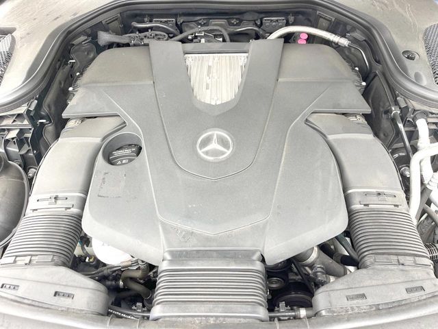 MERCEDES BENZ E class sedan