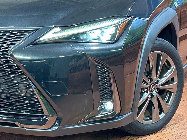 LEXUS UX200