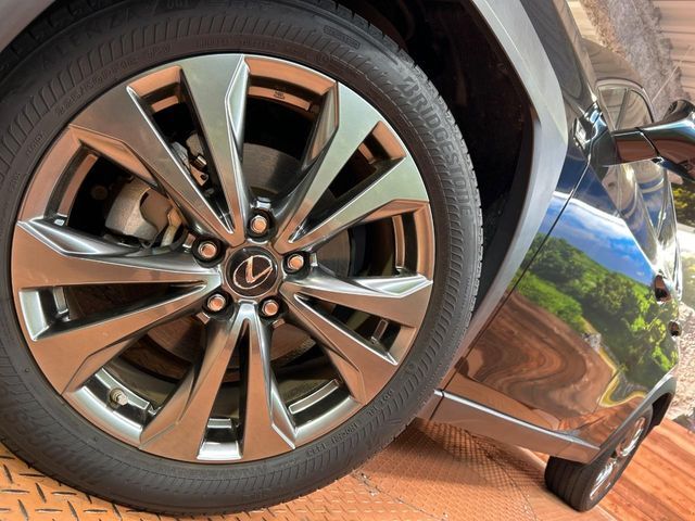 LEXUS UX200