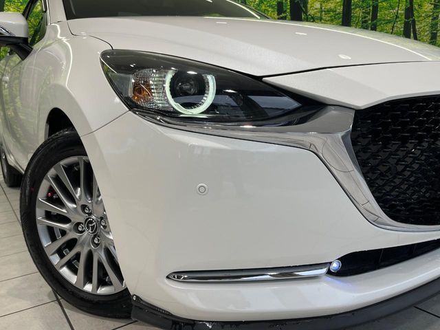 MAZDA2
