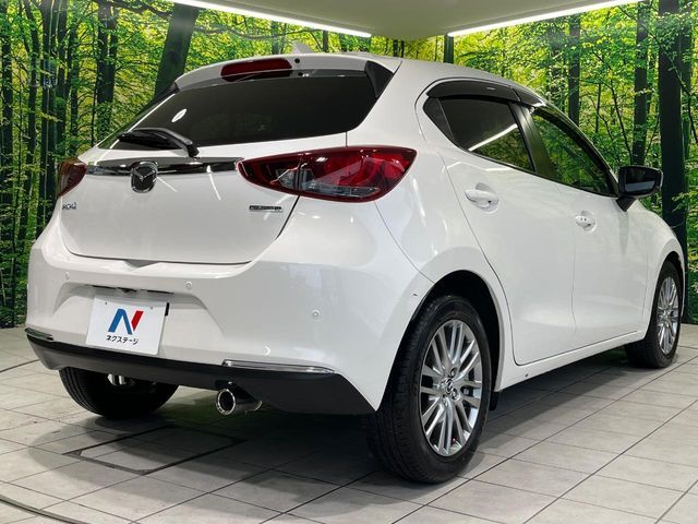 MAZDA2