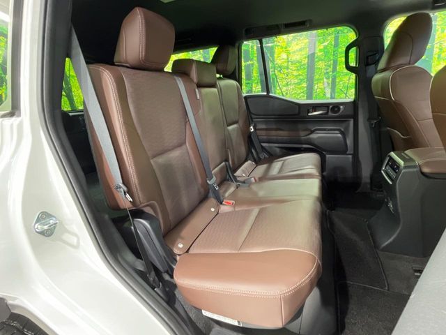 LANDCRUISER 250