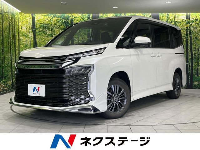 VOXY HYBRID 4WD
