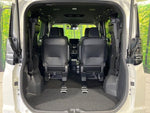 VOXY HYBRID 4WD