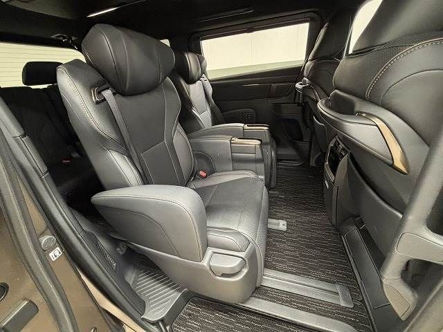 ALPHARD hybrid
