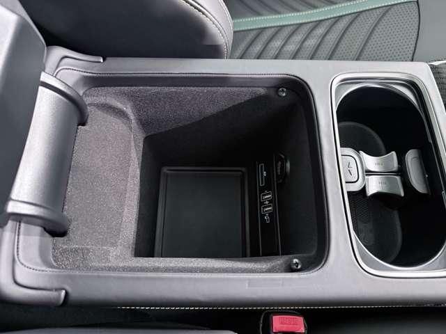 ASTON MARTIN SUV