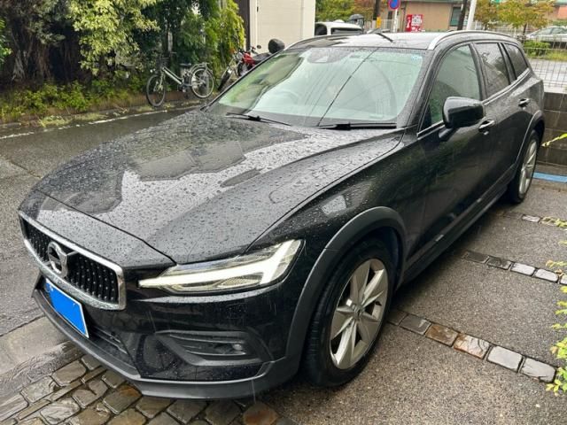 VOLVO V60 CROSS COUNTRY