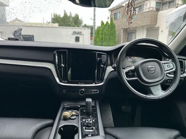VOLVO V60 CROSS COUNTRY