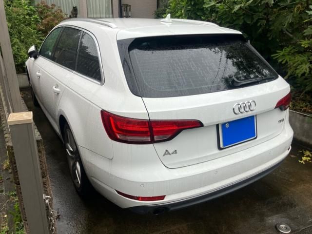 AUDI A4 AVANT