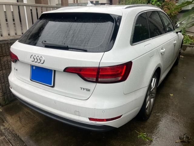 AUDI A4 AVANT
