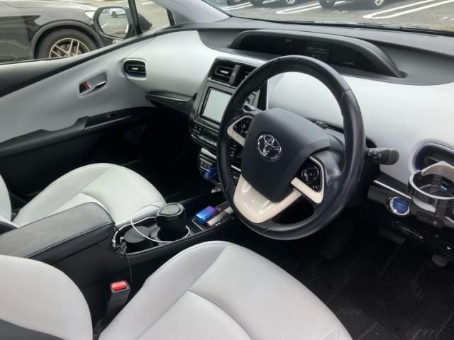PRIUS 4WD