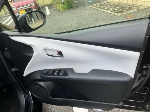 PRIUS 4WD