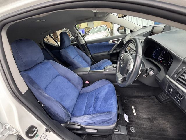 LEXUS CT200h