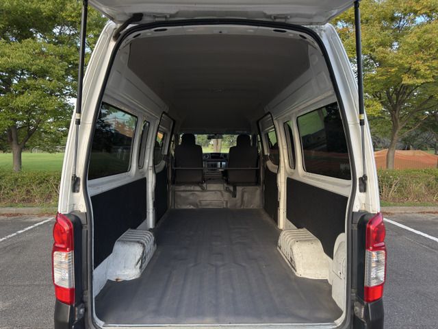 NV350 CARAVAN 4WD