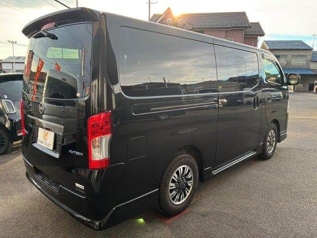 CARAVAN van 2WD