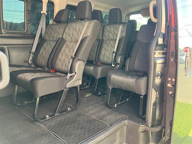 CARAVAN van 2WD
