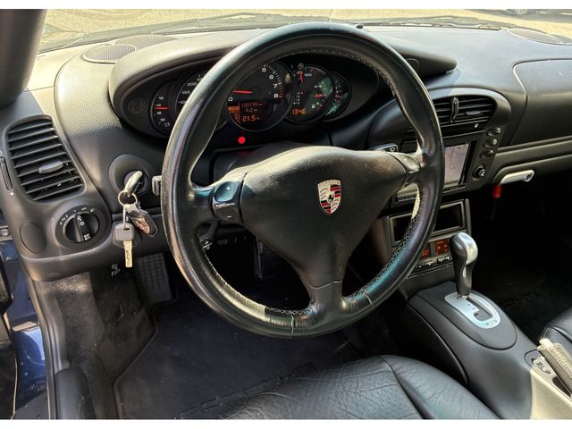 PORSCHE 911