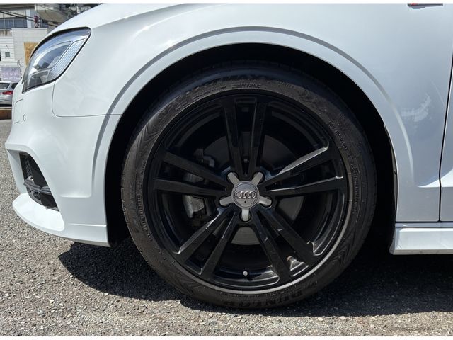AUDI A3 Sedan