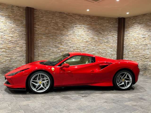 FERRARI F8 Spider
